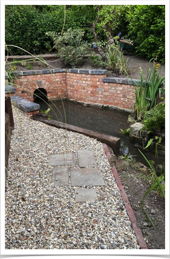 Garden water feature